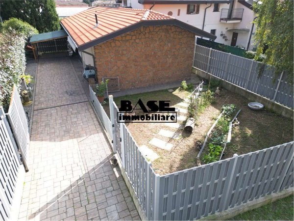 casa indipendente in vendita a Fino Mornasco
