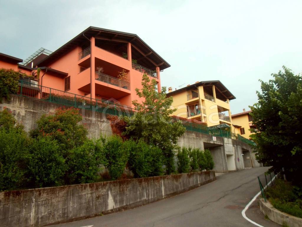 appartamento in vendita a Fino Mornasco in zona Andrate