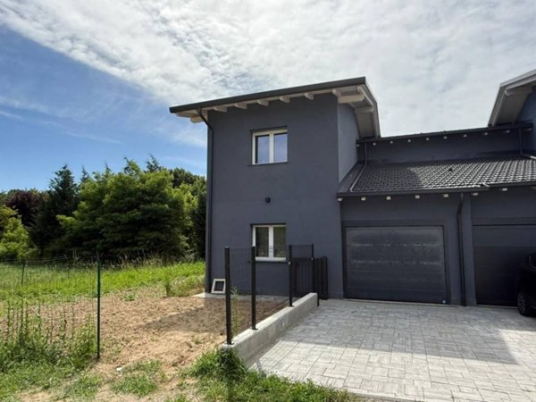 casa indipendente in vendita a Fino Mornasco