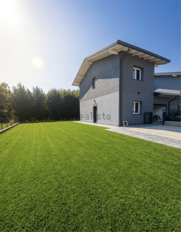 casa indipendente in vendita a Fino Mornasco