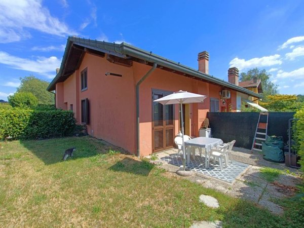 casa indipendente in vendita a Fino Mornasco