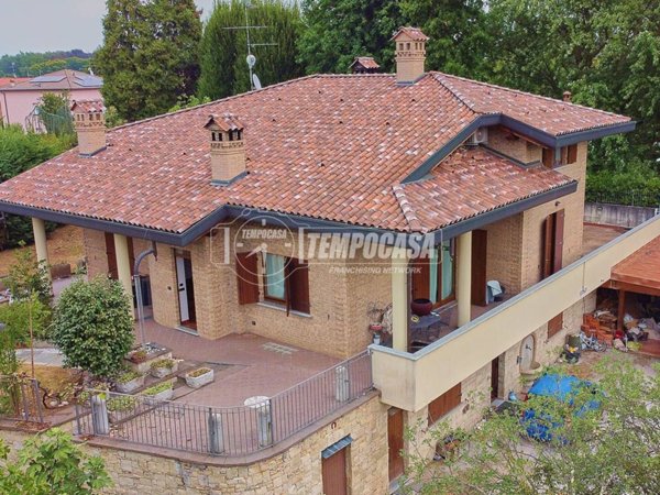 casa indipendente in vendita a Fino Mornasco