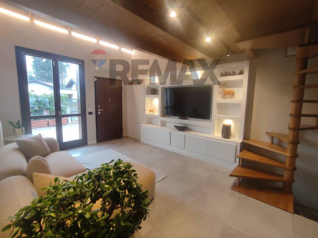 casa indipendente in vendita a Fino Mornasco in zona Andrate