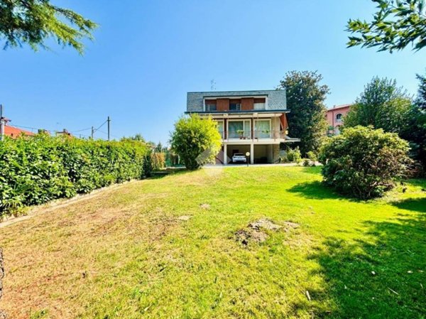 casa indipendente in vendita a Fino Mornasco in zona Andrate
