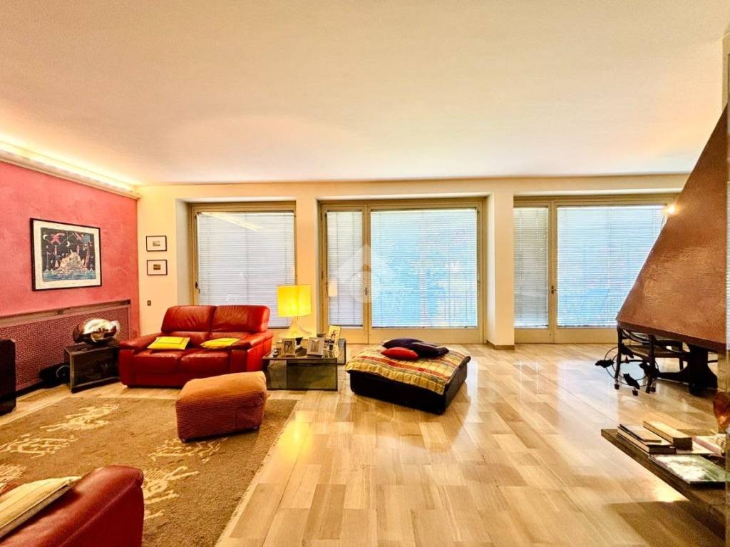 casa indipendente in vendita a Fino Mornasco