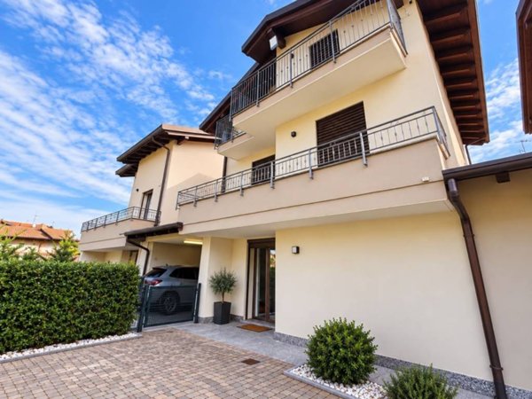 casa indipendente in vendita a Fino Mornasco