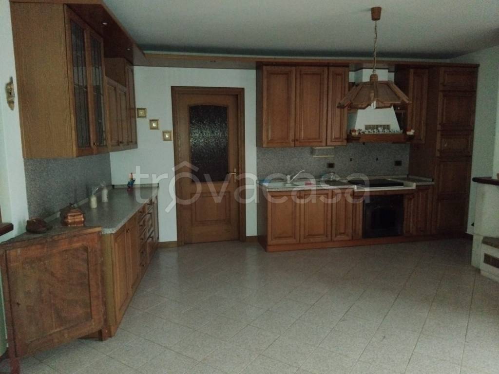 casa indipendente in vendita a Garzeno