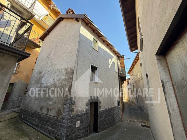 casa indipendente in vendita a Garzeno