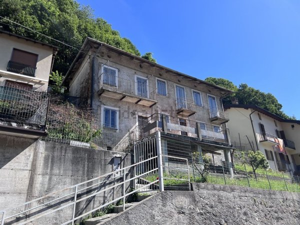 casa indipendente in vendita a Garzeno