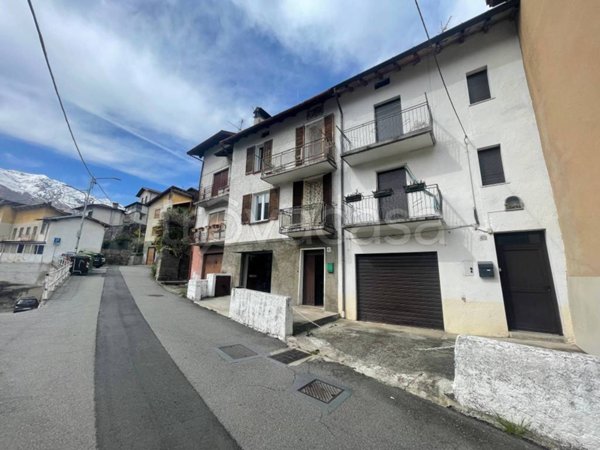 casa indipendente in vendita a Garzeno