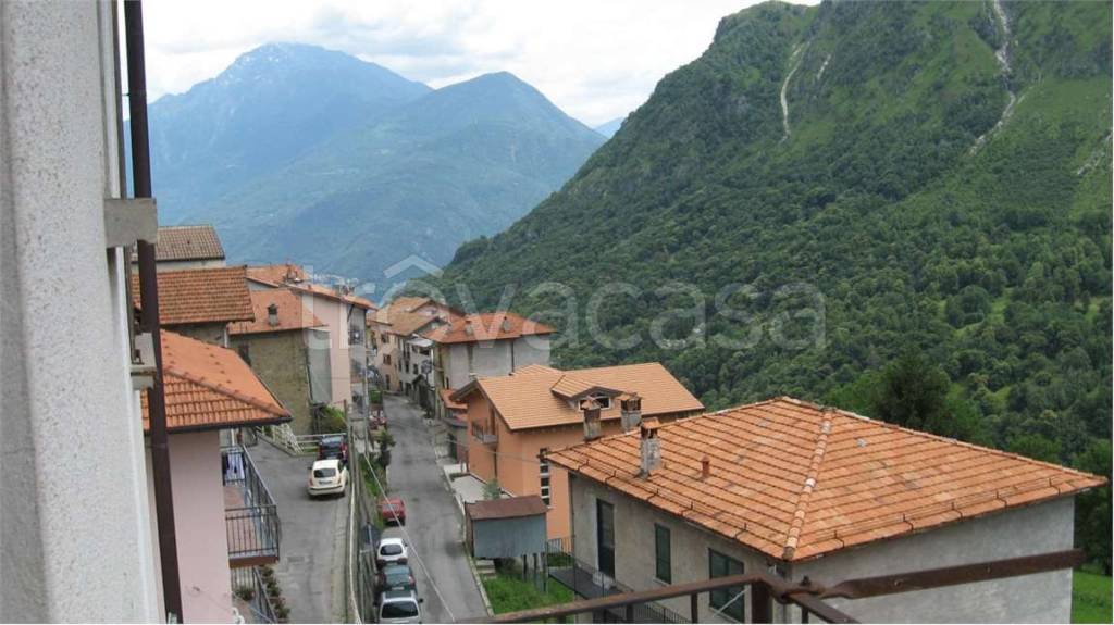 appartamento in vendita a Garzeno