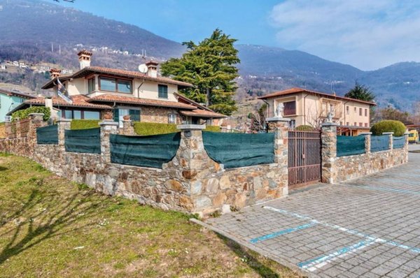 casa indipendente in vendita a Gera Lario