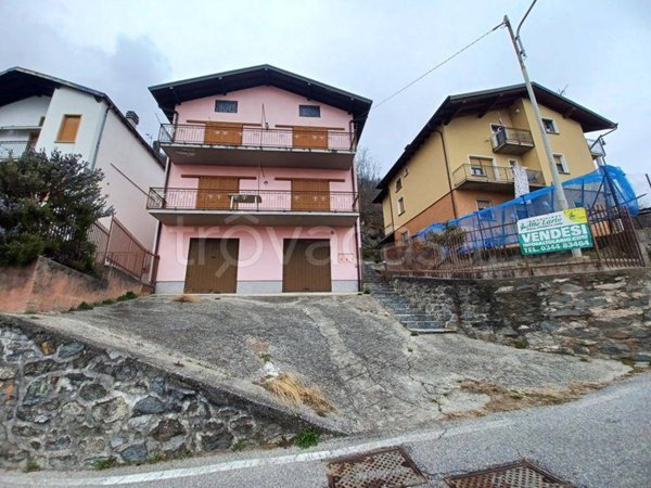 casa indipendente in vendita a Gera Lario