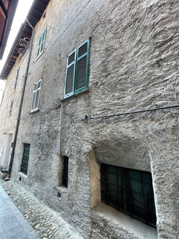 appartamento in vendita a Gera Lario