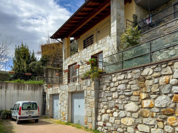appartamento in vendita a Gera Lario