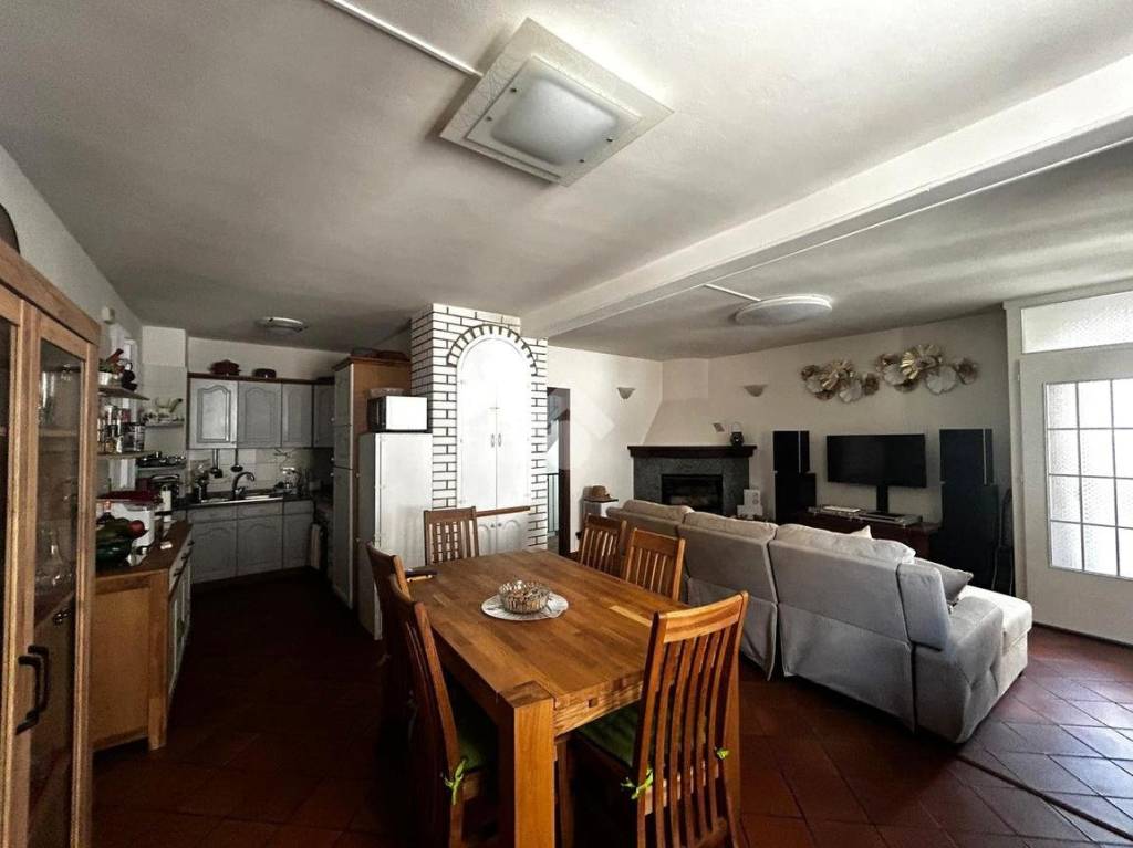 casa indipendente in vendita a Gera Lario