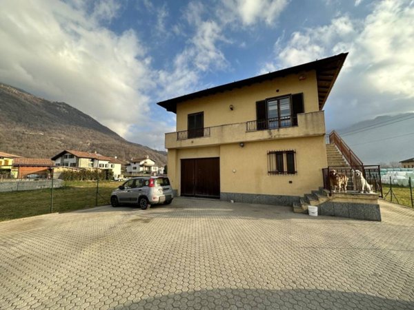 casa indipendente in vendita a Gera Lario