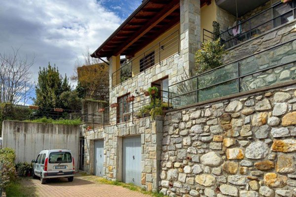 casa indipendente in vendita a Gera Lario