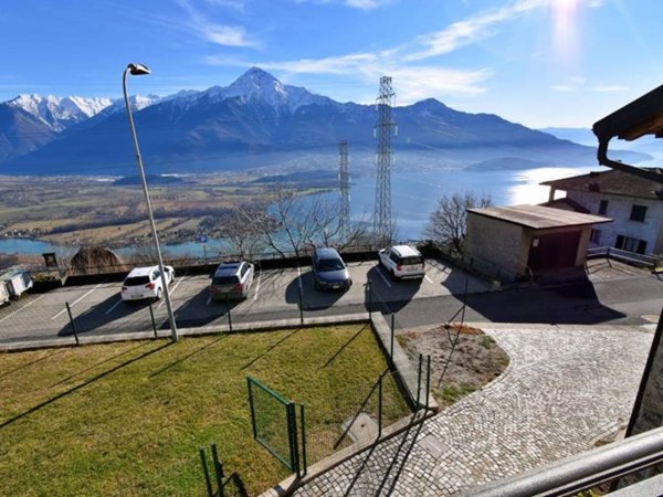 casa indipendente in vendita a Gera Lario
