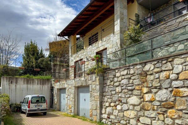 casa indipendente in vendita a Gera Lario