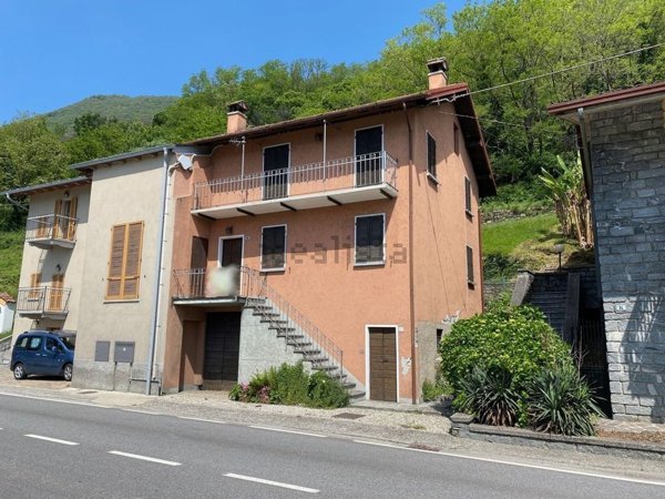 casa indipendente in vendita a Gera Lario
