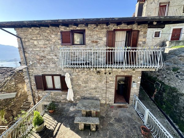casa indipendente in vendita a Gera Lario