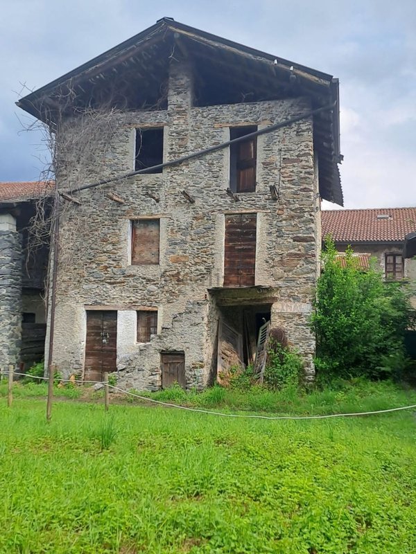 casale in vendita a Gera Lario