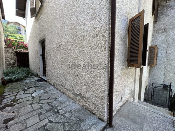 casa indipendente in vendita a Gera Lario