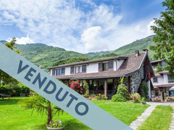 casa indipendente in vendita a Gera Lario