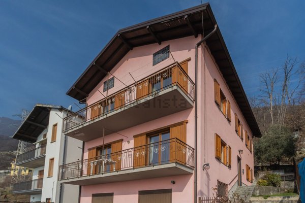 casa indipendente in vendita a Gera Lario