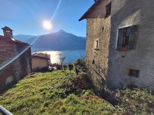 casa indipendente in vendita a Gera Lario