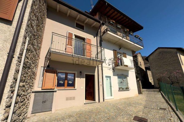 casa indipendente in vendita a Gera Lario