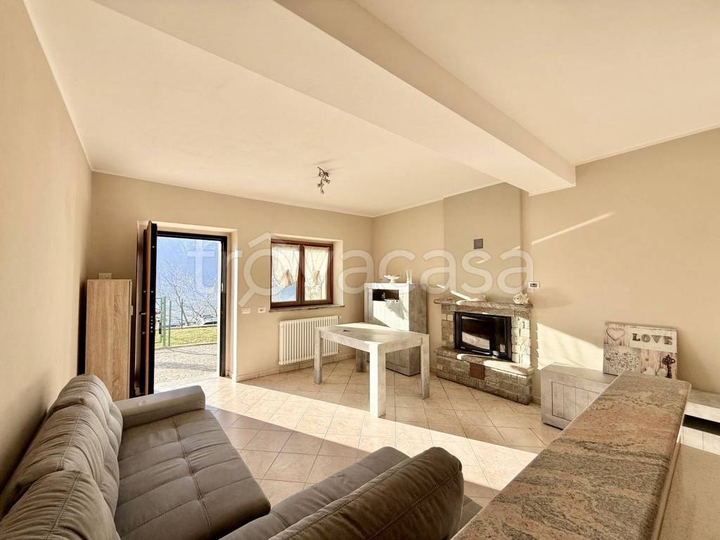 casa indipendente in vendita a Gera Lario