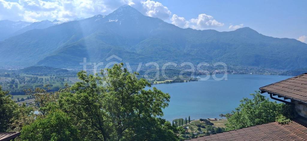 appartamento in vendita a Gera Lario
