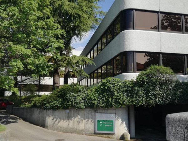 intera palazzina in vendita a Grandate