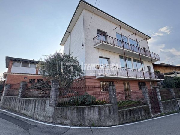 casa indipendente in vendita a Grandate