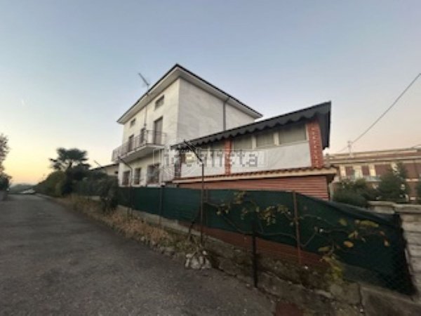 casa indipendente in vendita a Grandate