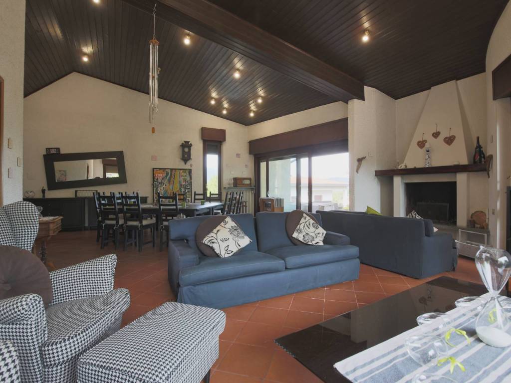 casa indipendente in vendita a Grandate