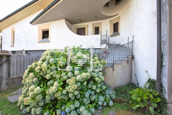 casa indipendente in vendita a Grandate