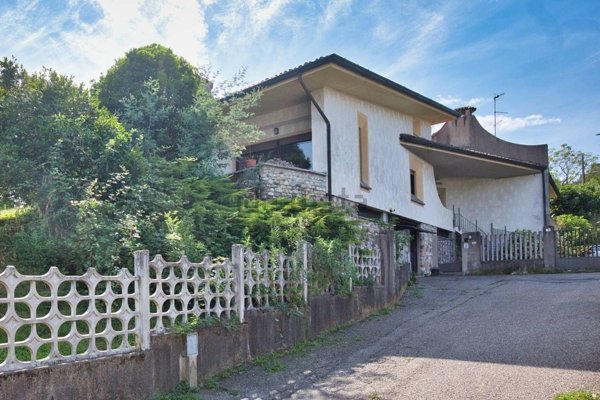 casa indipendente in vendita a Grandate