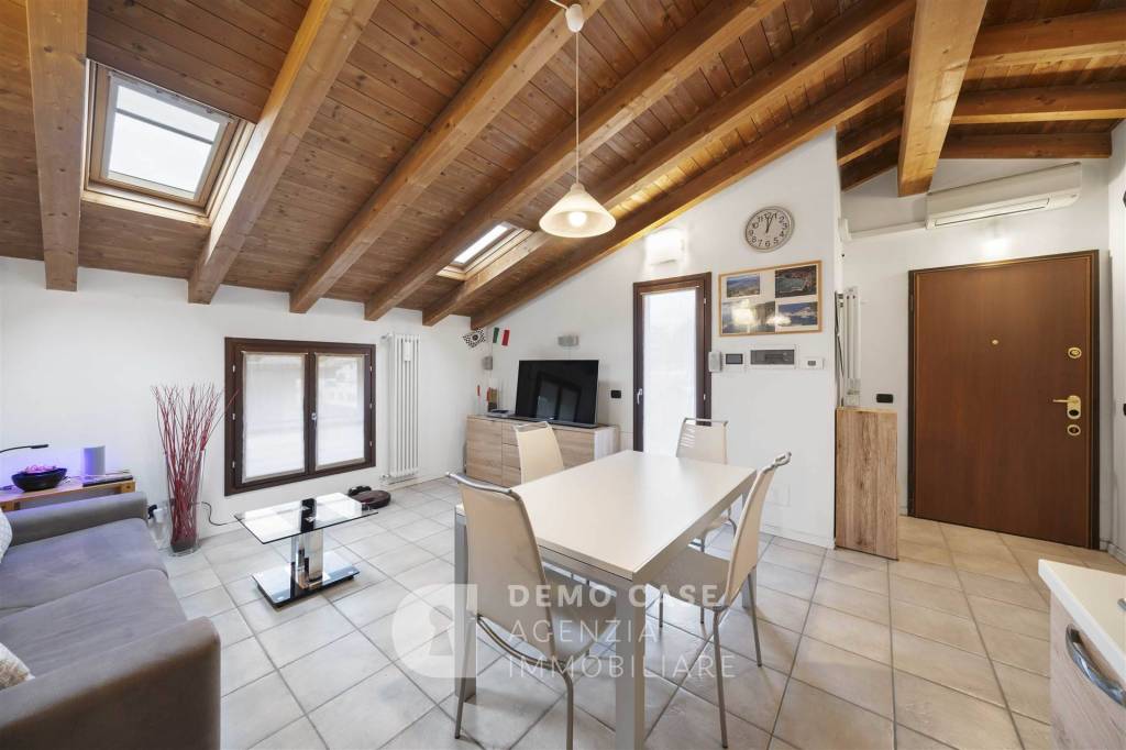 appartamento in vendita a Grandate