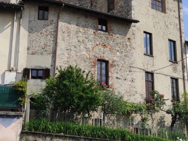 casa indipendente in vendita a Grandate