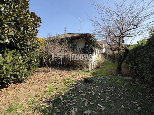 casa indipendente in vendita a Grandate
