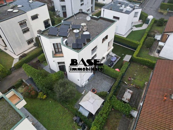 casa indipendente in vendita a Grandate