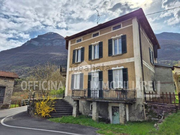casa indipendente in vendita a Grandola ed Uniti