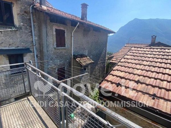 appartamento in vendita a Grandola ed Uniti in zona Naggio