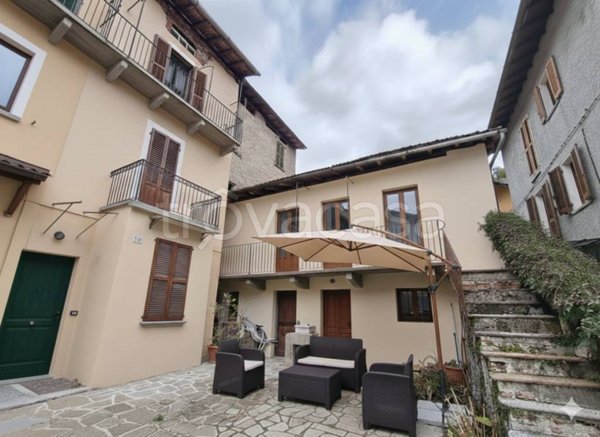 casa semindipendente in vendita a Grandola ed Uniti in zona Naggio