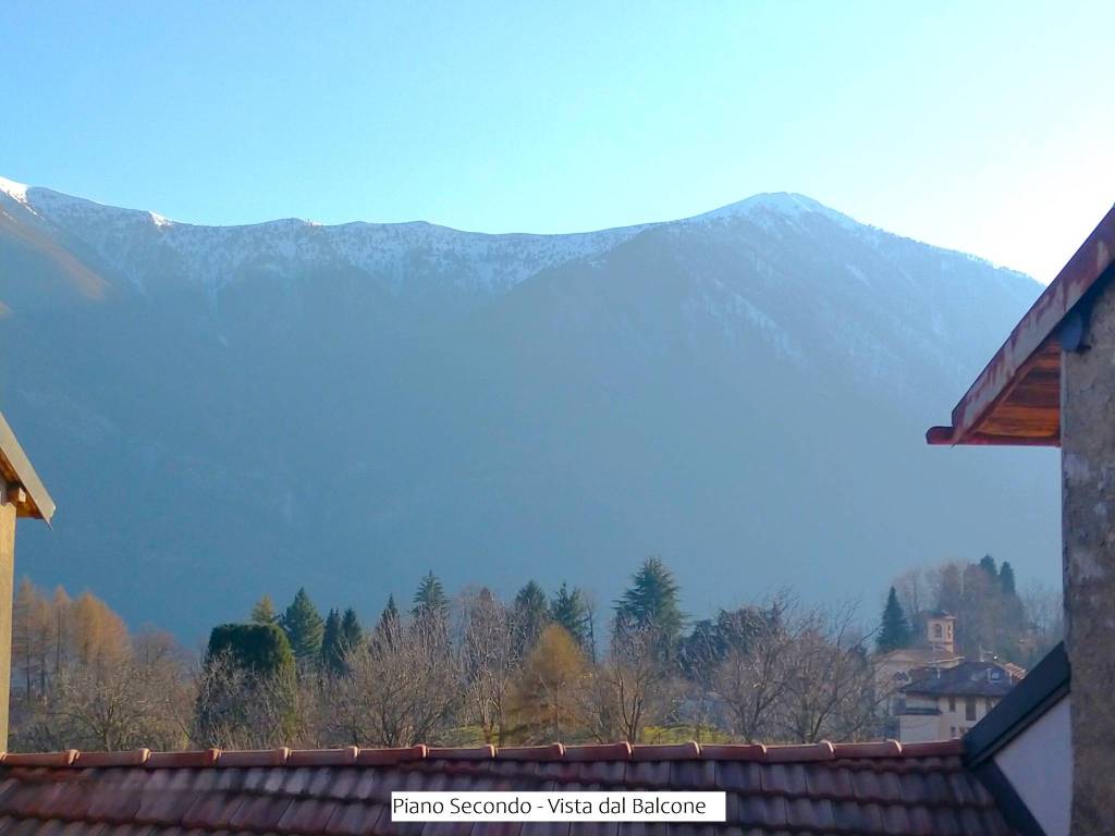 casa indipendente in vendita a Grandola ed Uniti in zona Naggio