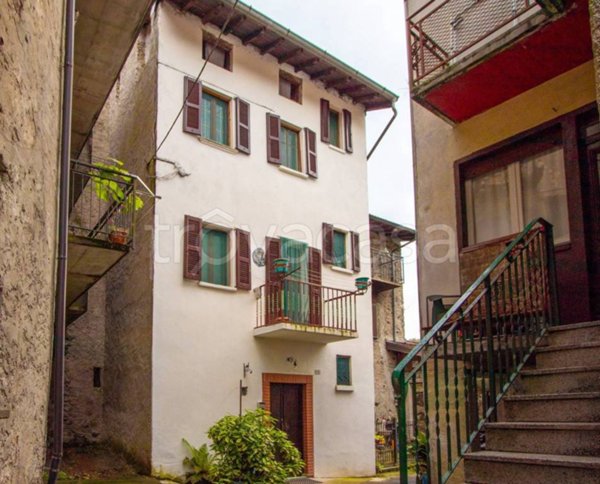 casa indipendente in vendita a Grandola ed Uniti in zona Grona