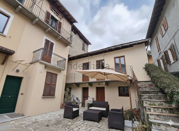 casa semindipendente in vendita a Grandola ed Uniti in zona Naggio